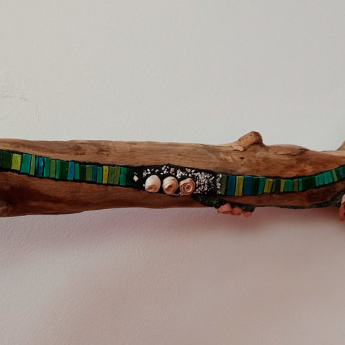 Branche murale, bijoux de mur, sculpture murale, pièce unique, sculpture, création française, sculpture bois, sculpture porcelaine, sculpture verre, sculpture feuille d’or, sculpture nature, sculpture création française, sculpture made in France, atelier d’art de France, artisan d’art, galerie d’art, atelier d’art, galerie d’art Guérande, galerie d’art Bretagne, galerie d’art Pouliguen, galerie d’art la baule, galerie presqu’île Guérande, Saint- Nazaire, La Baule, Mesquer, La Turballe